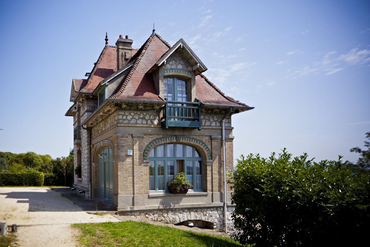 Отель Domaine De La Corniche Rolleboise Экстерьер фото